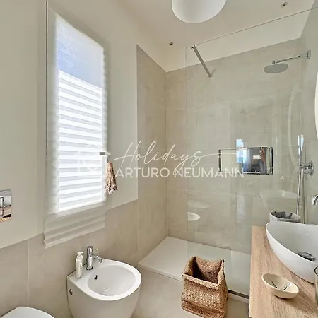 245 - Strepitoso Trilocale Al Primo Piano Con Bellissima Vista Mare - Inclusa Al White Club *