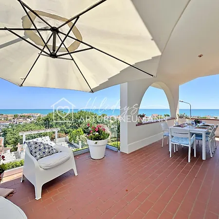 245 - Strepitoso Trilocale Al Primo Piano Con Bellissima Vista Mare - Inclusa Al White Club